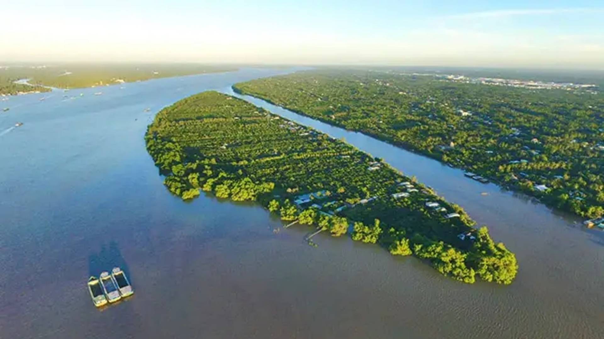 Learn Ben Tre’s rich past with expert guidance